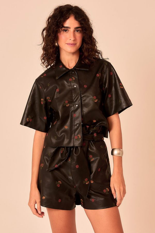 Blusa Dark Bordado - Preto