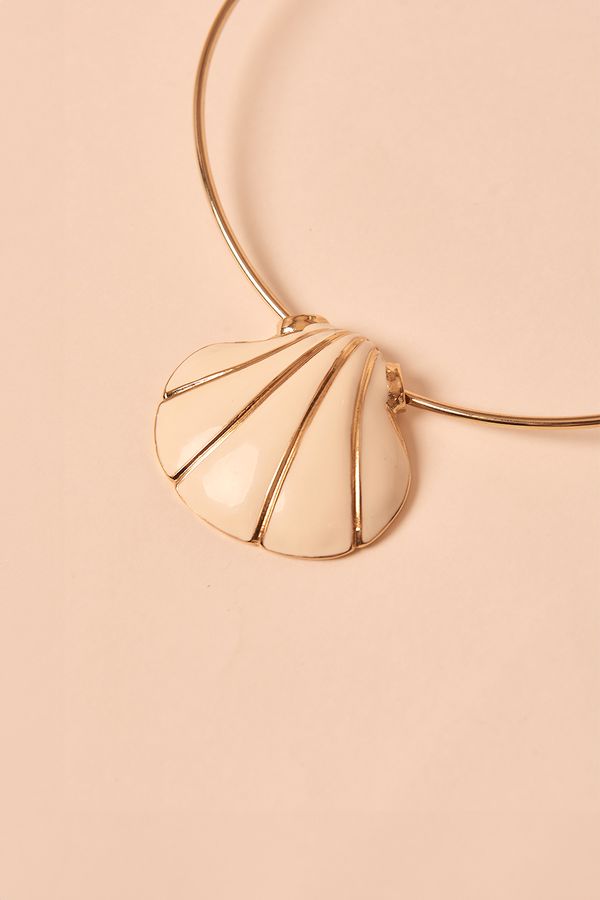 Colar Concha Resina - Dourado