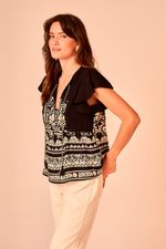 02050007_0020_3-BLUSA-BARRADO-FLORA