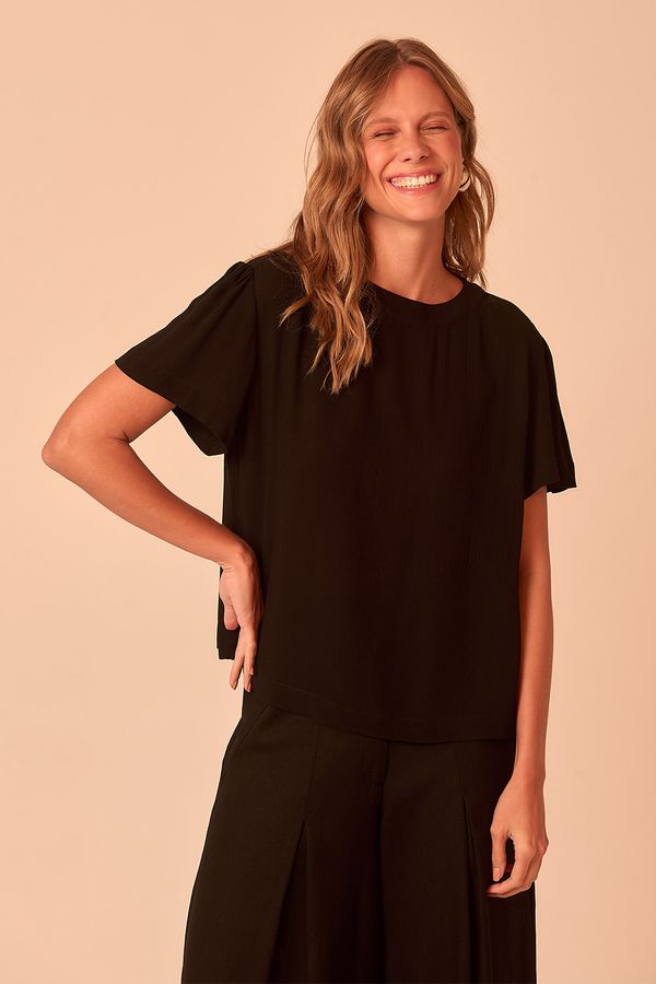 Blusa Manga Essencial - Preto